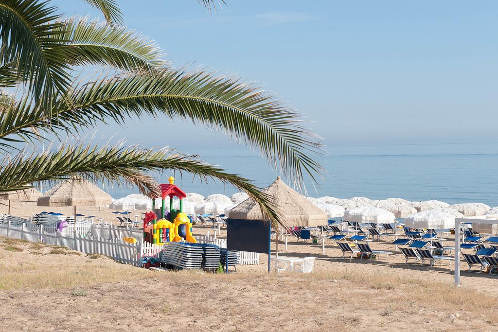 Hotel Sporting Casalbordino Bagian luar foto