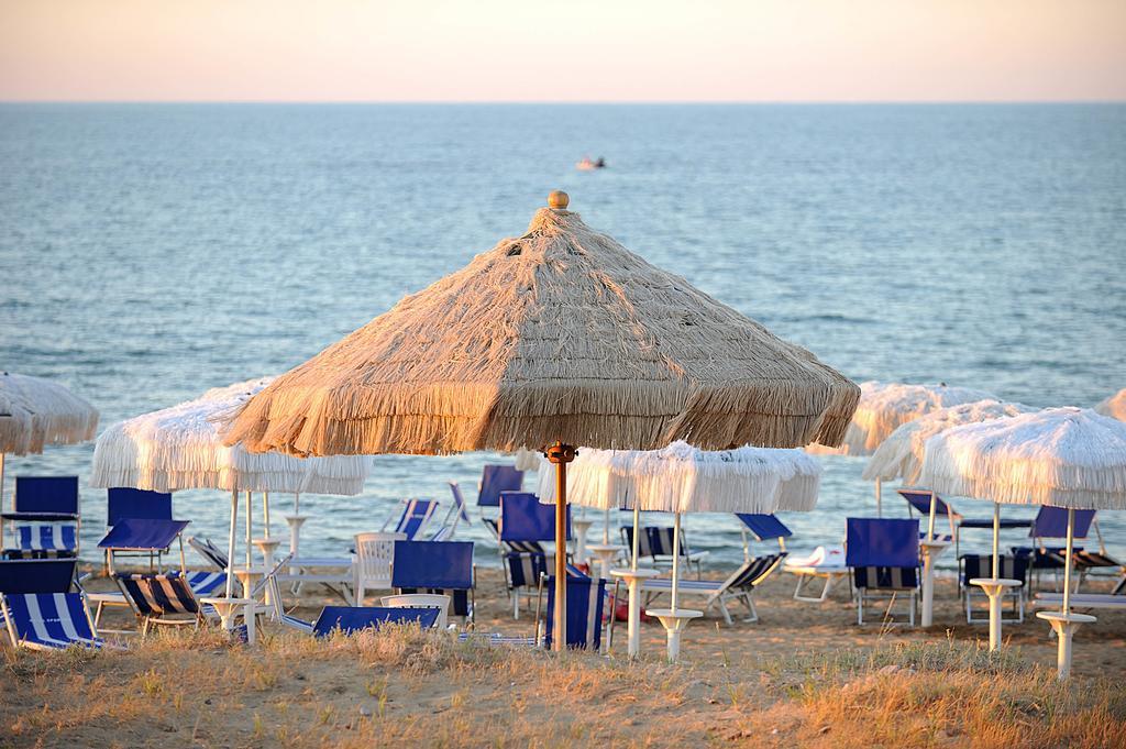 Hotel Sporting Casalbordino Bagian luar foto